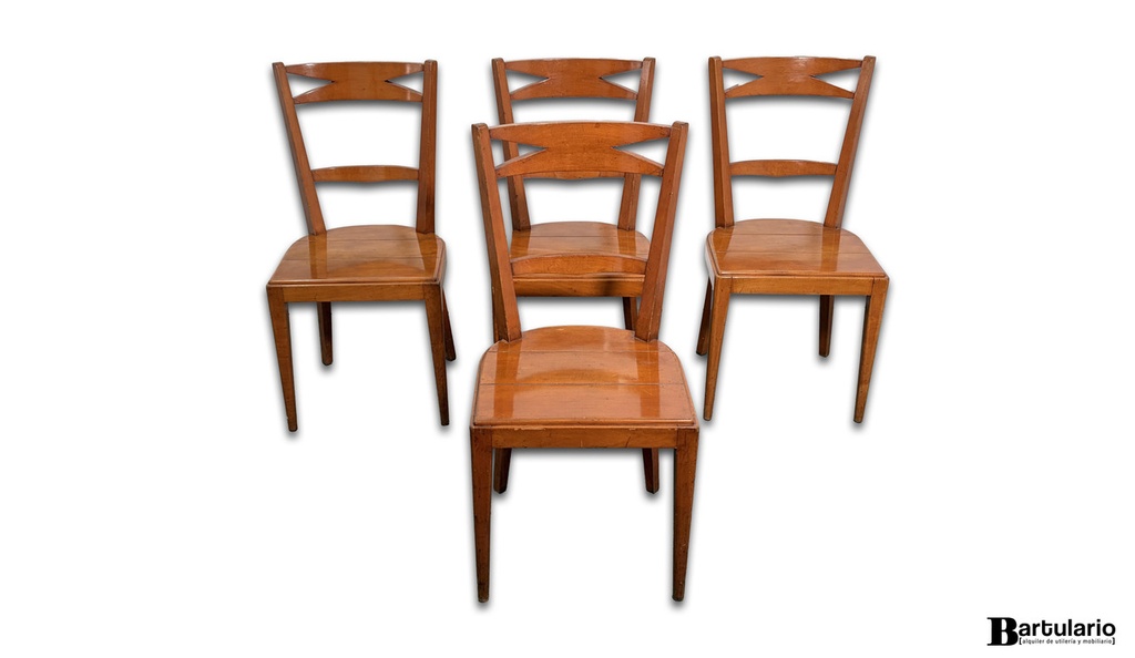 Silla de madera americanas (hay 4 unidades)