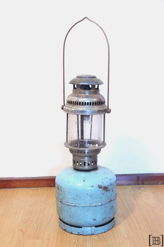 Farol sol de noche celeste