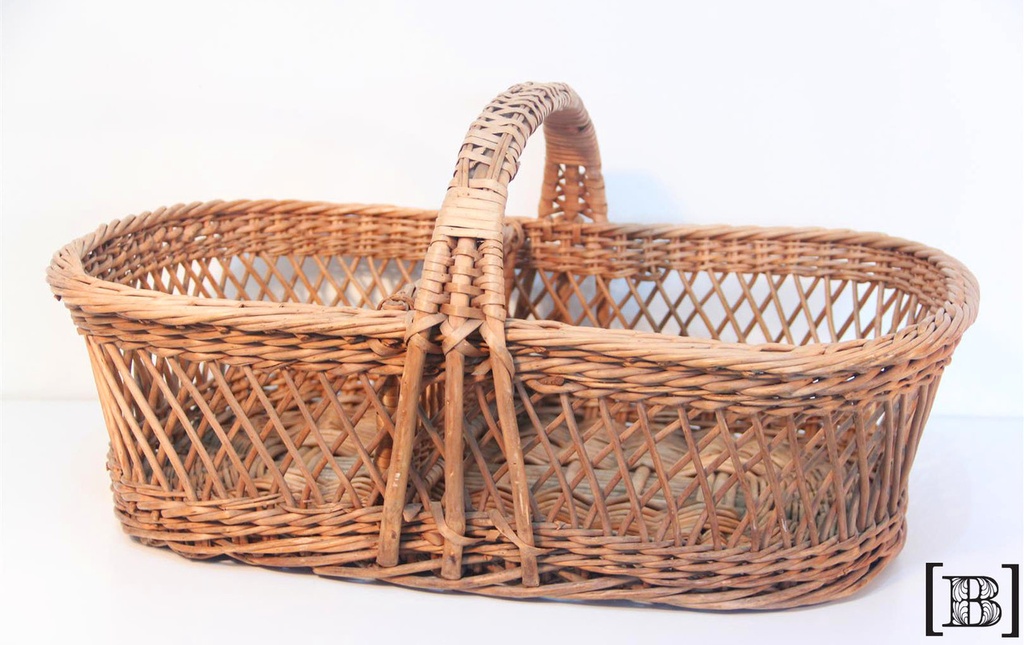 [CA00016] Canasta de mimbre con manija y división