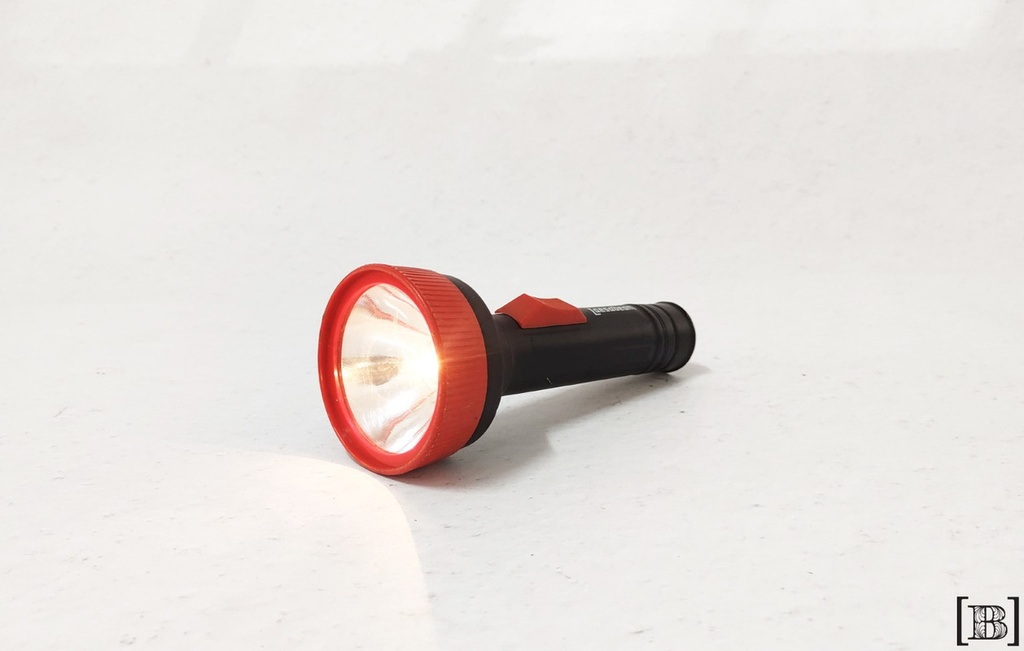 [CA00027] Linterna negra y roja