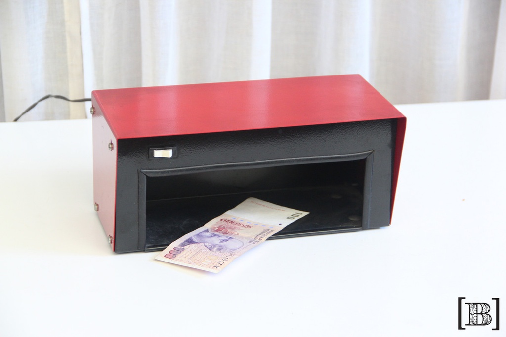 [CV00001] Verificador de billetes rojo