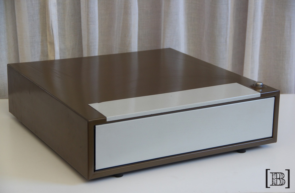 Caja Registradora marrón