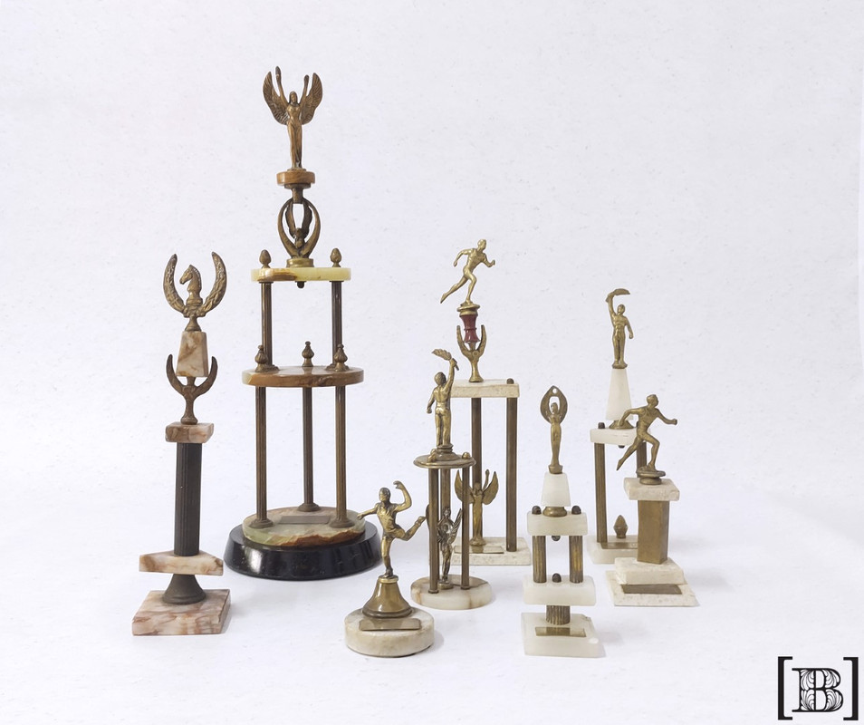 [DD00028] Trofeos de bronce y marmol x 8 unidades