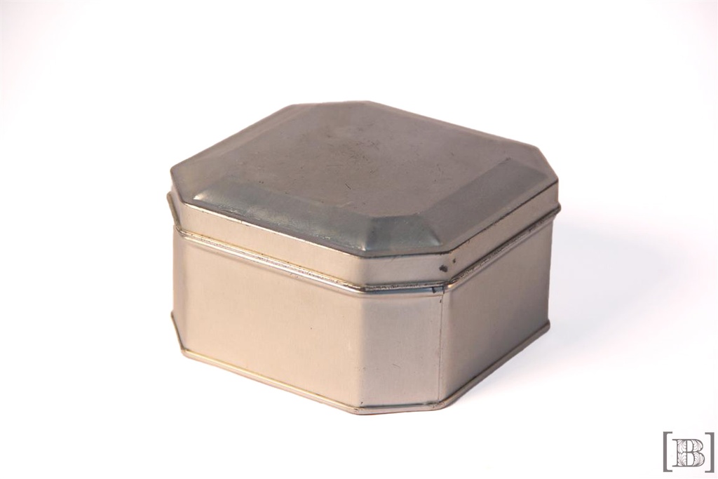 [DM00001] Alhajero plateado Cuadrado