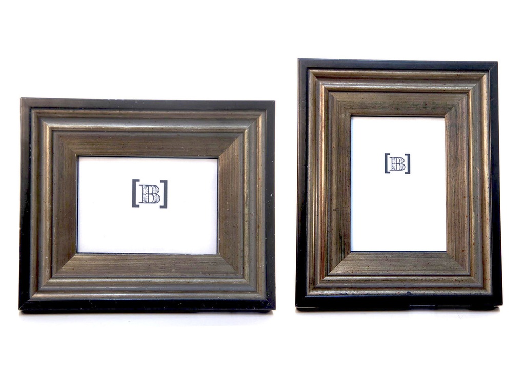 Portaretratos madera con borde negro 16 x 11.5 (hay 2 unidades)