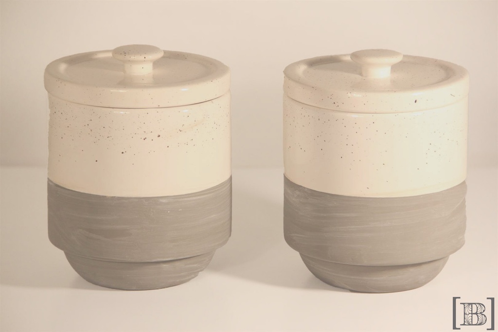 [DM00218] Frasco cerámica gris/blanco con tapa botón (Hay 2 unidades)