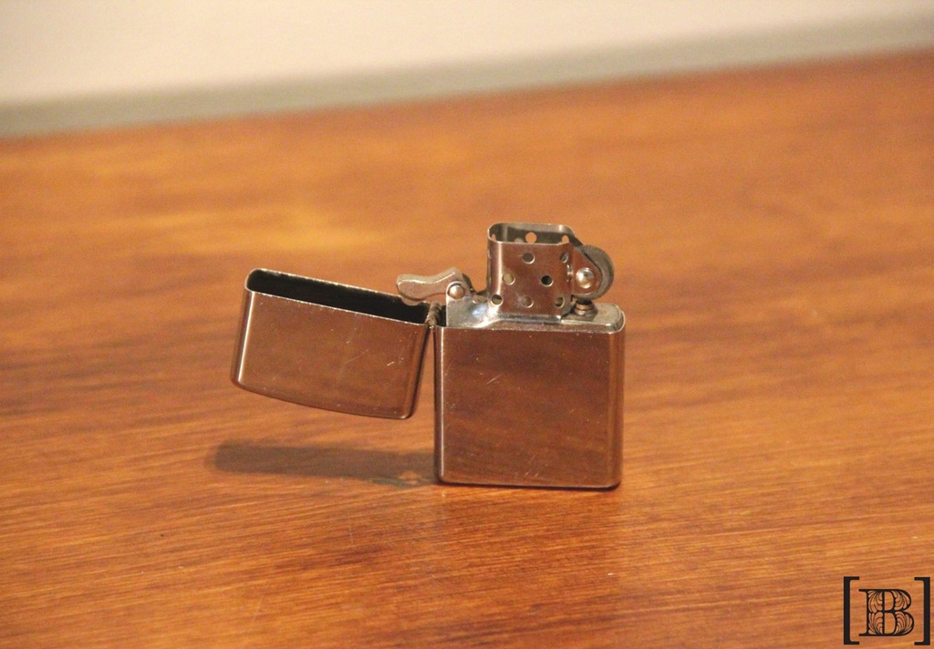 [DM00280] Encendedor metálico tipo zippo
