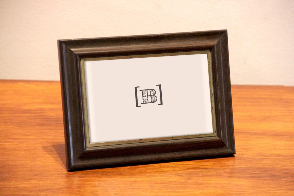 [DM00294] Portaretratos madera con borde dorado