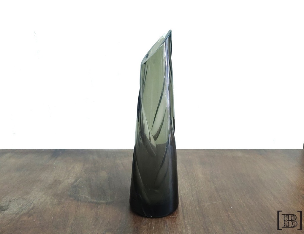 [DM00320] Florero cristal tallado negro