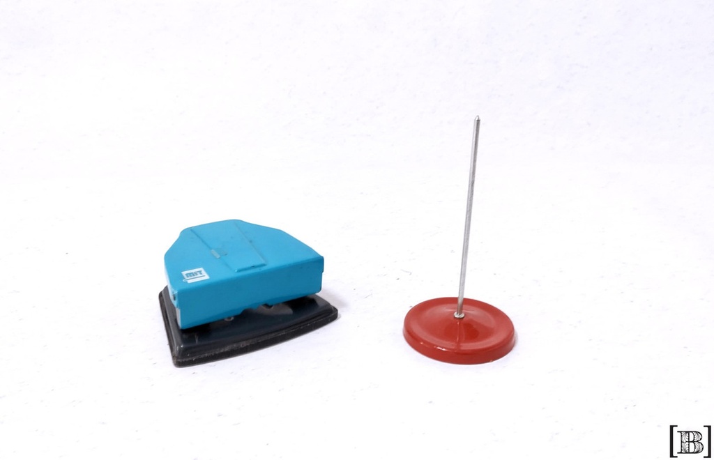 [DM000379] Agujereadora + Pinche