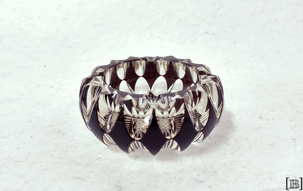 [DM000426] Cenicero cristal tallado bordo