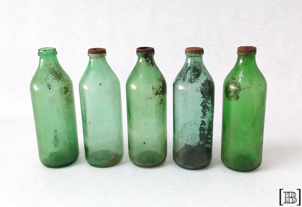 [DM000450] Botellas antiguas verdes x 5 unidades