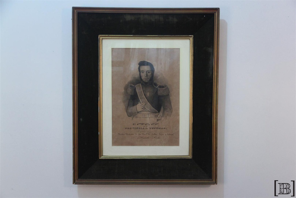 Cuadro marco dorado y felpa gobernador tucuman