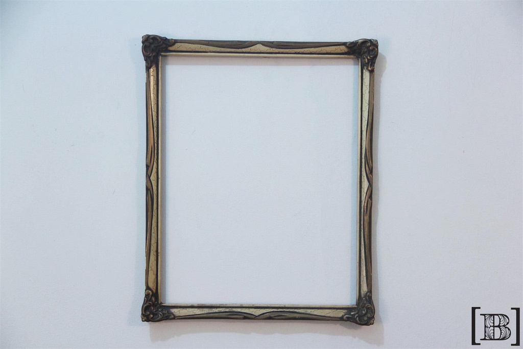 Marco antiguo con dorado (Hay 4 unidades)