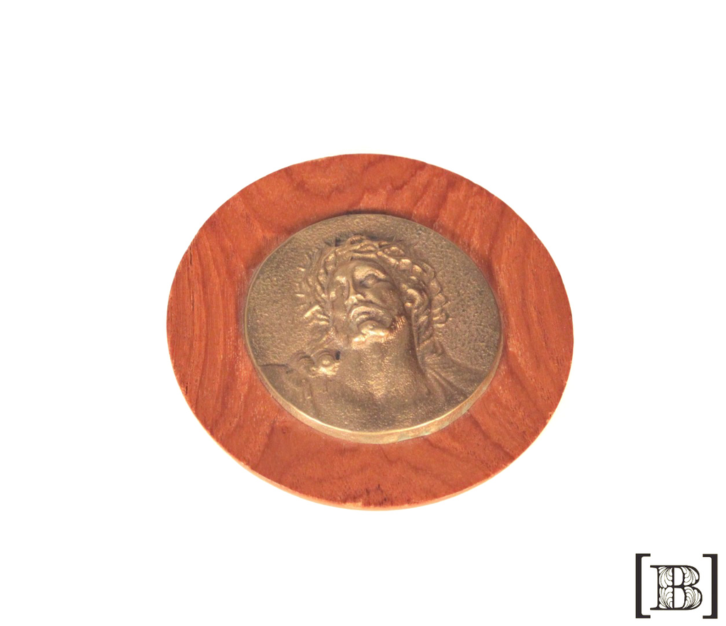 Cristo de bronce redondo