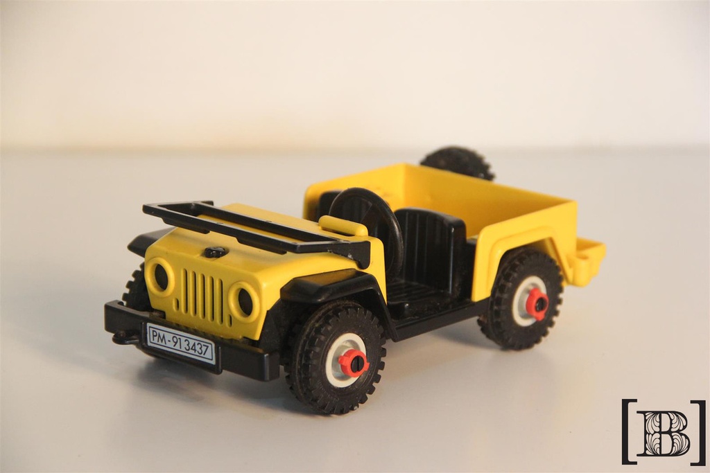 [JJ00039] Jeep amarillo Playmobil