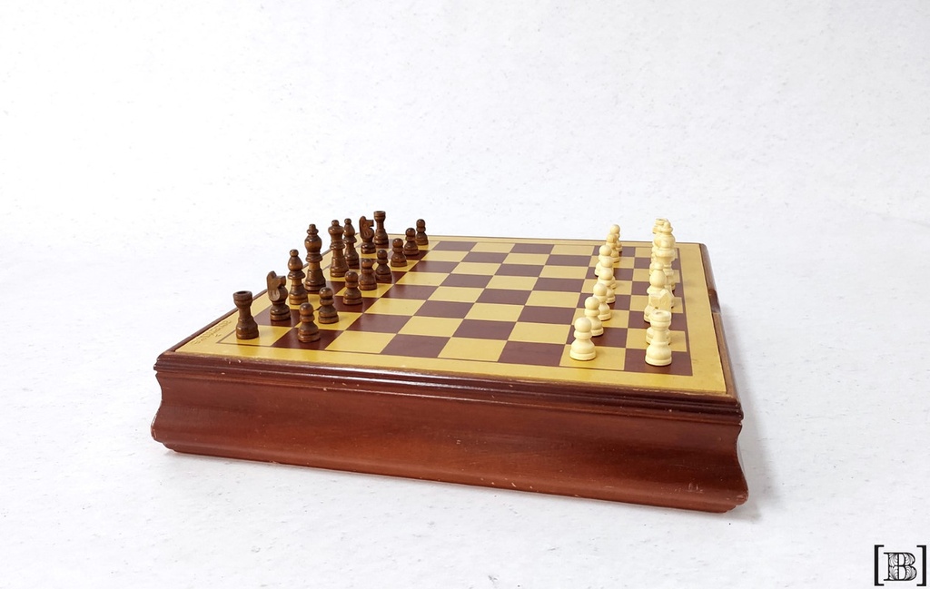 [JM00018] Caja Ajedrez / Backgammon