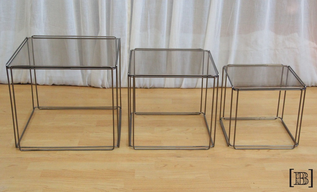 Mesa Cuadradas vidrio fumé (Hay 3 unidades distinta medida) (Grande 46 x 46 x 40 h)
