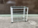 Mesa de tv o auxiliar de acrílico con tres planos de vidrio