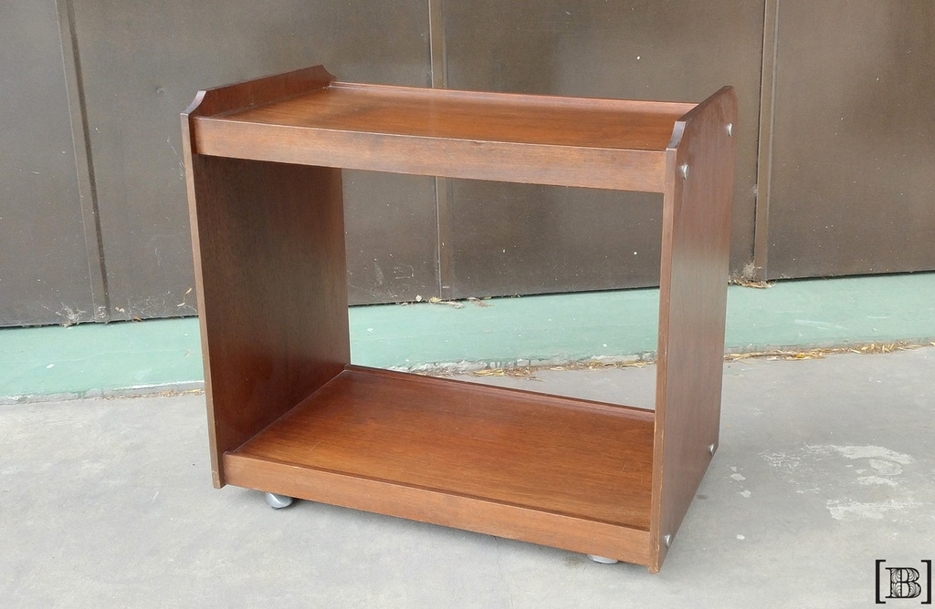 Mesa de tv con rueditas rectangular