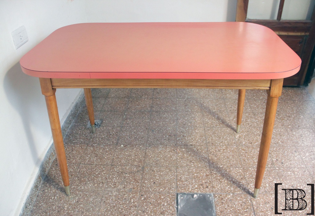[MC00002] Mesa con tapa de fórmica