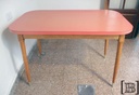 Mesa con tapa de fórmica