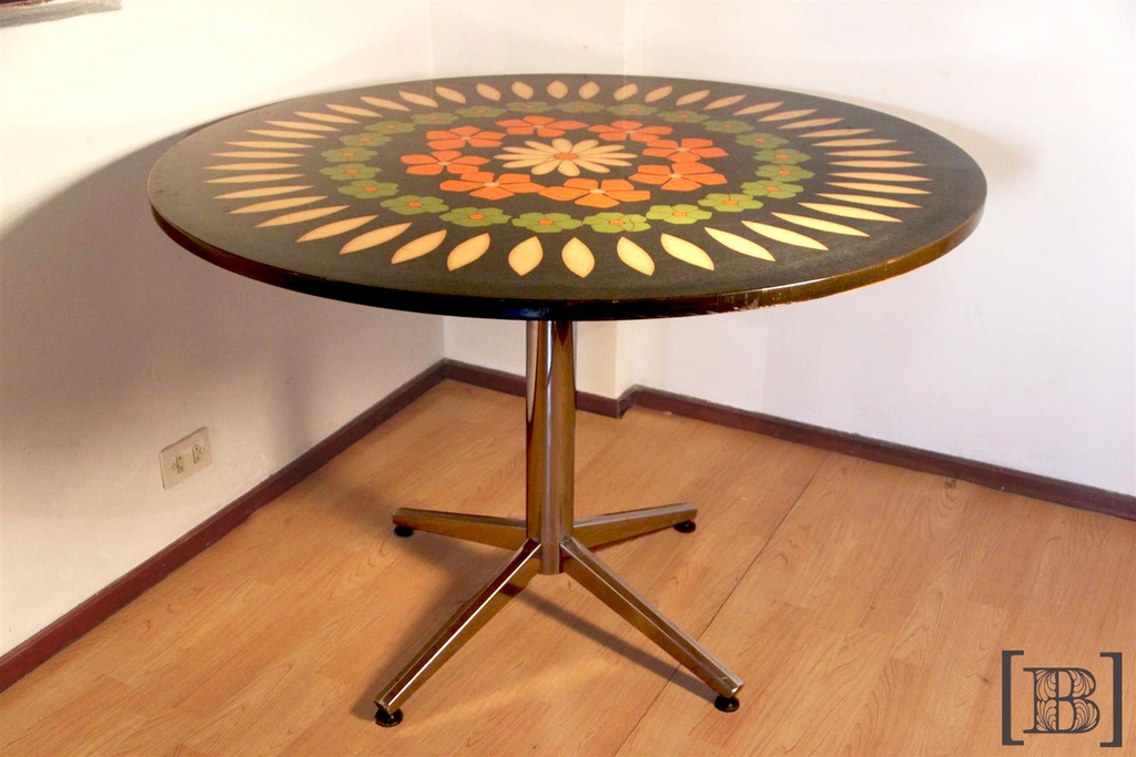 [MV00007] Mesa comedor redonda con flores