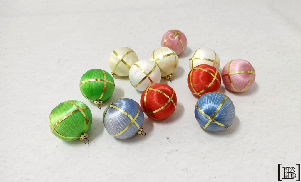 Bolas navidas colores varios con dorado (12 unidades)