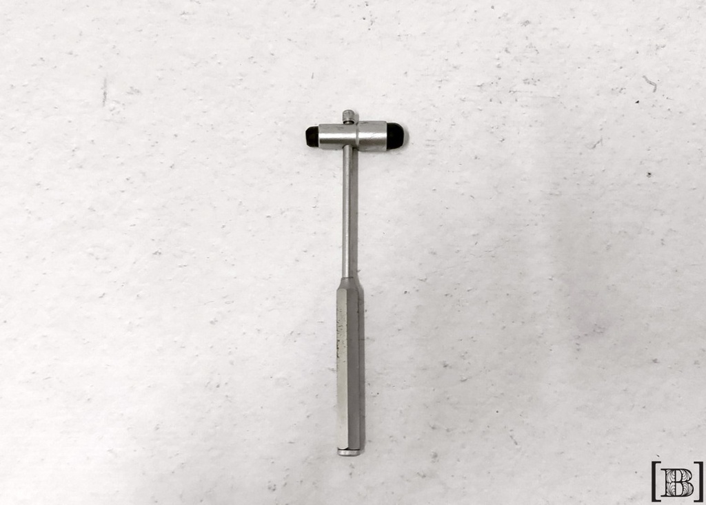 [OU00017] Martillo tendon / Reflejos medicina