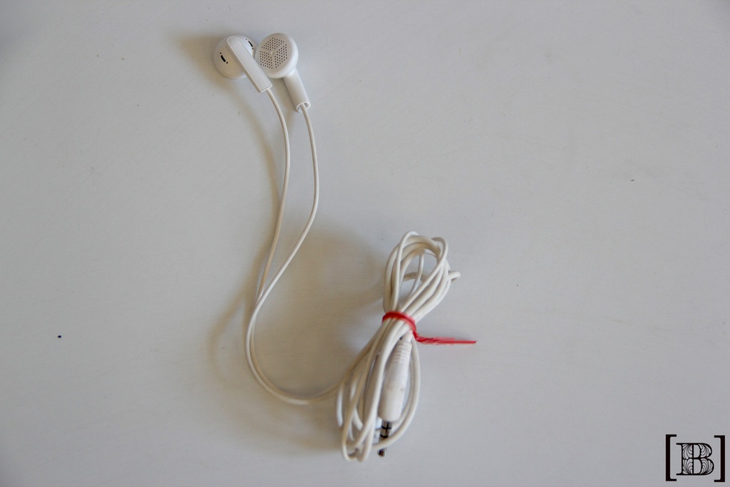 [TA00026] Auriculares tapón blancos