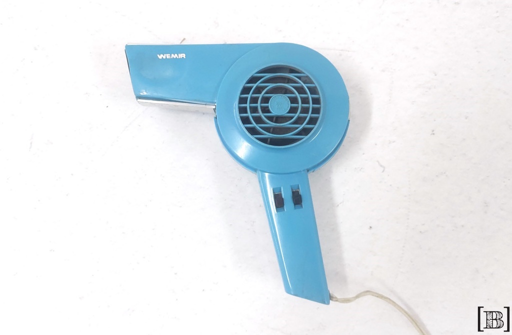 [TE00031] Secador de pelo celeste Wemir (No funciona)