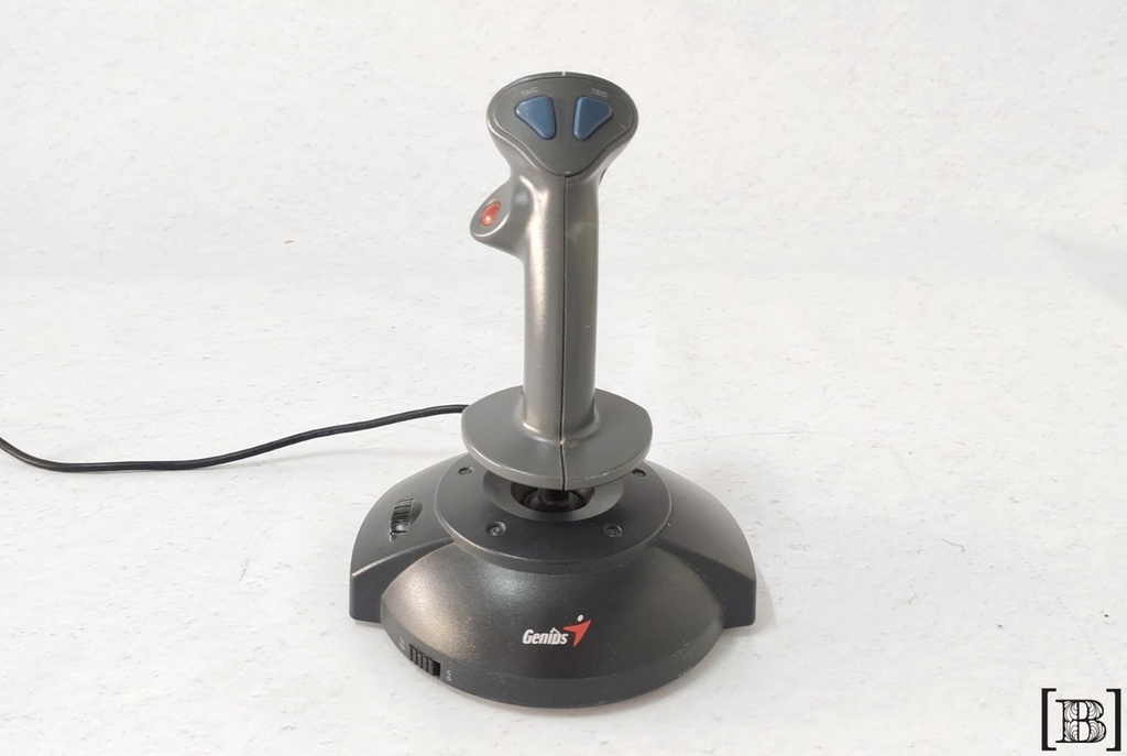 [TI00037] Joystick Genius