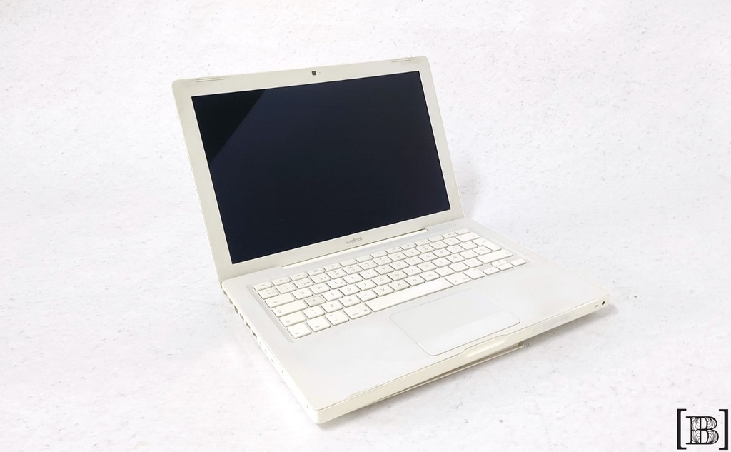 [TI00042] Macbook Blanca