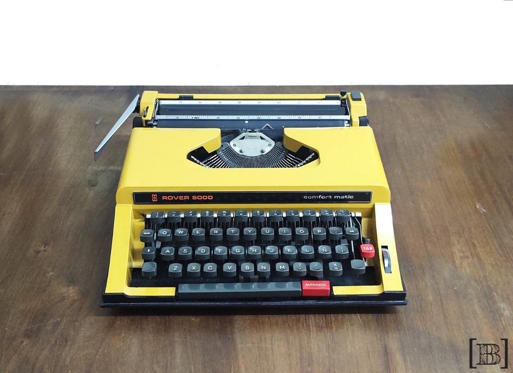 [TM00010] Máquina de escribir Rover 5000