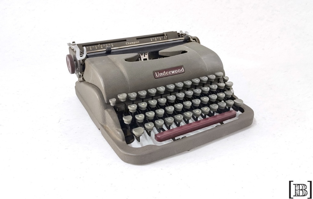Maquina de escribir Underwood Champion