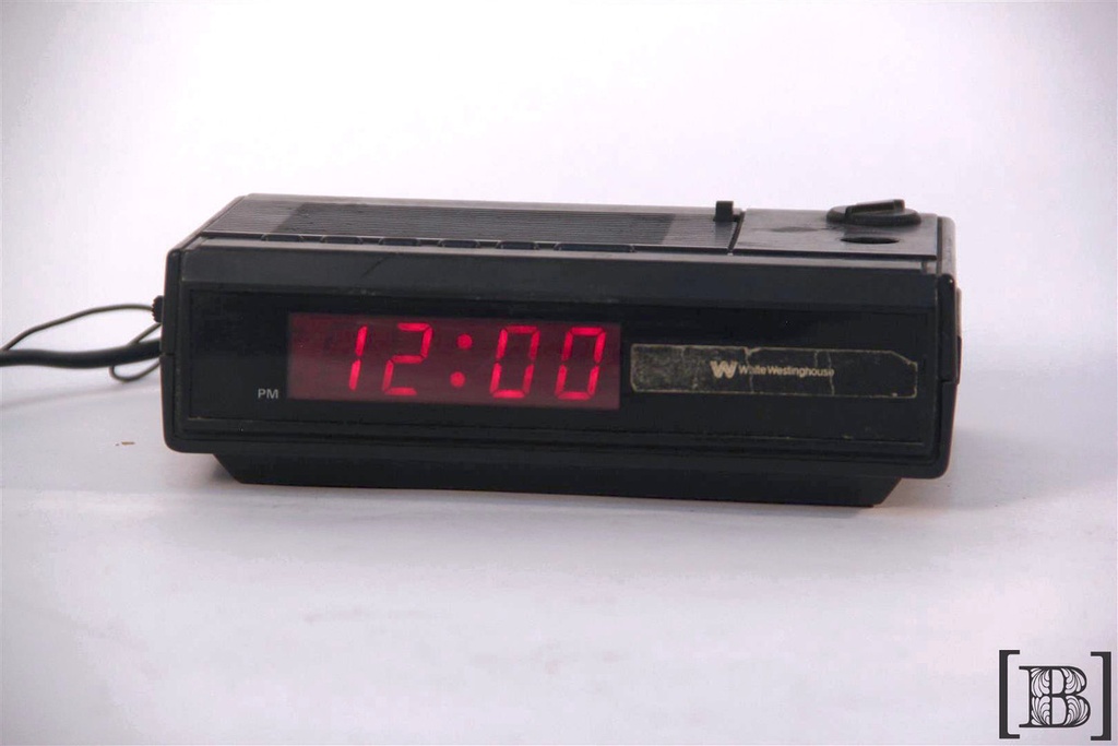 Reloj despertador digital negro Westinghouse