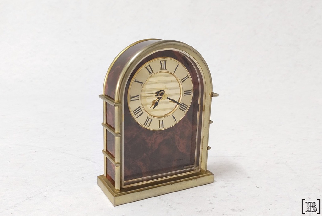 [TR00022] Reloj despertador simil madera con dorado