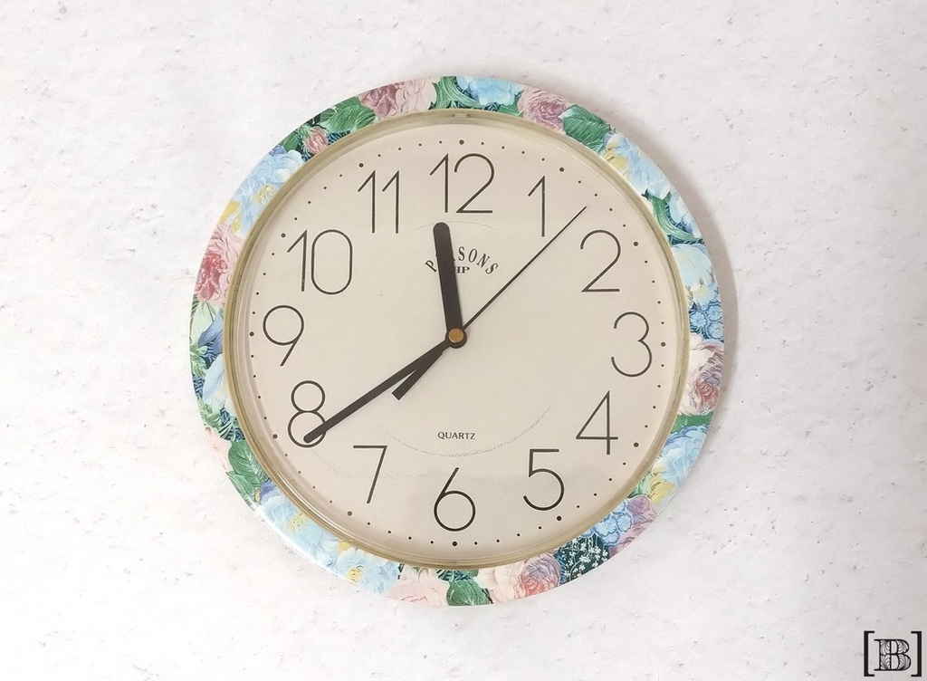 [TR00025] Reloj de pared floreado