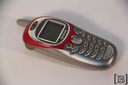 Celular Kyocera con aros de color intercambiables