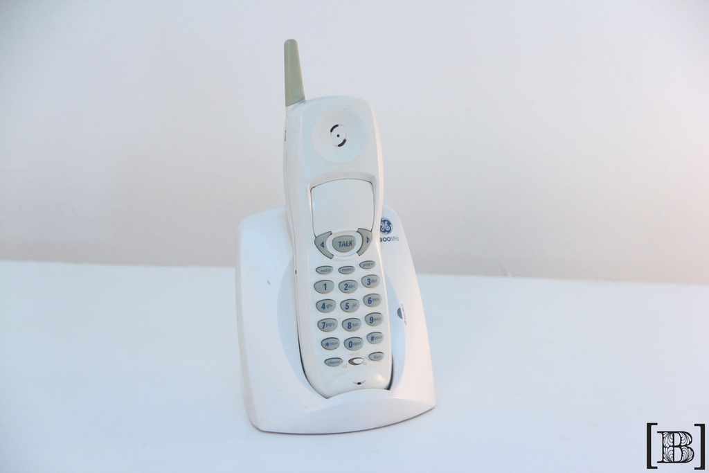 [TT00044] Telefono inalambrico blanco GE con base
