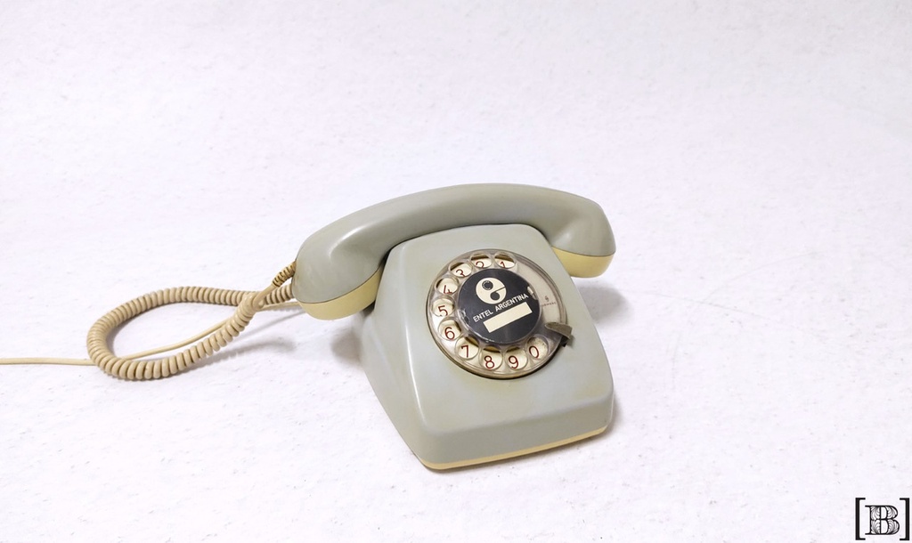 Teléfono disco gris II