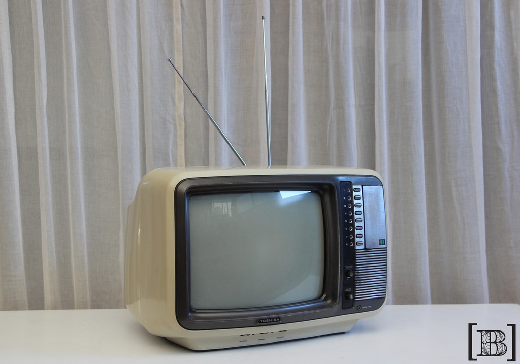 [TV00002] Televisor Toshiba Beige