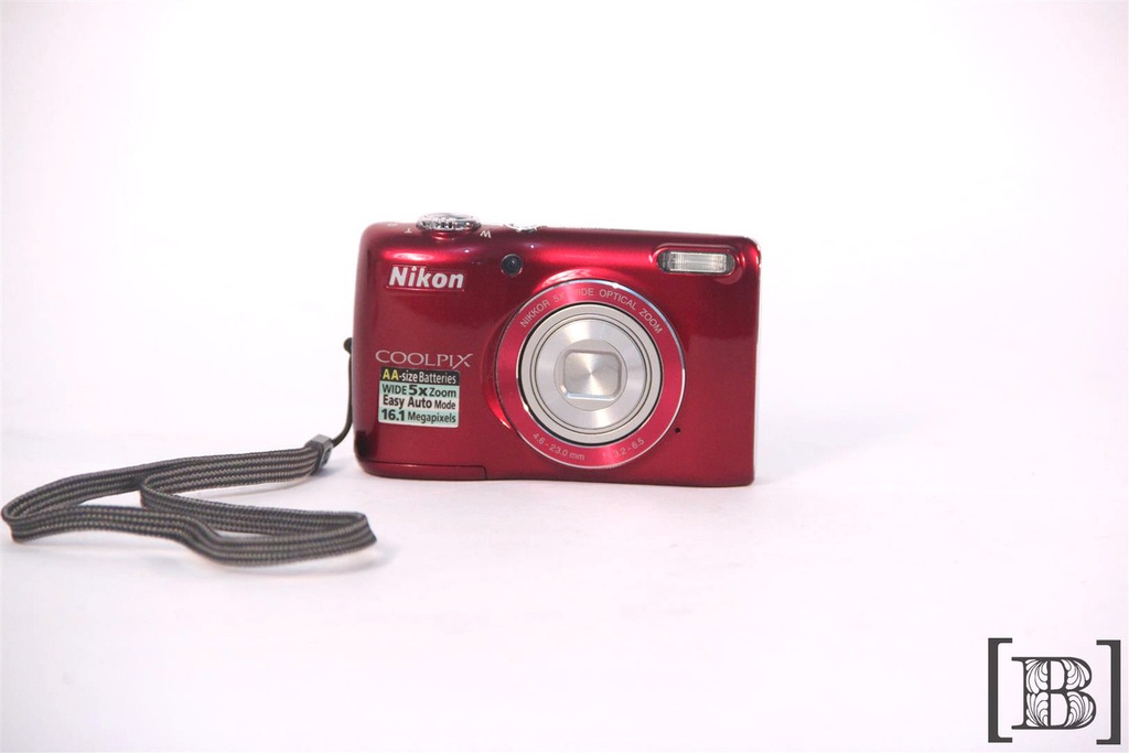 Camara de fotos roja Nikon digital