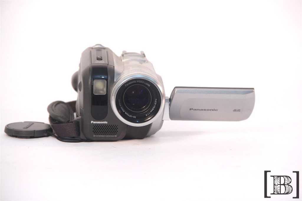 Cámara de video digital Panasonic plateada (No funciona)