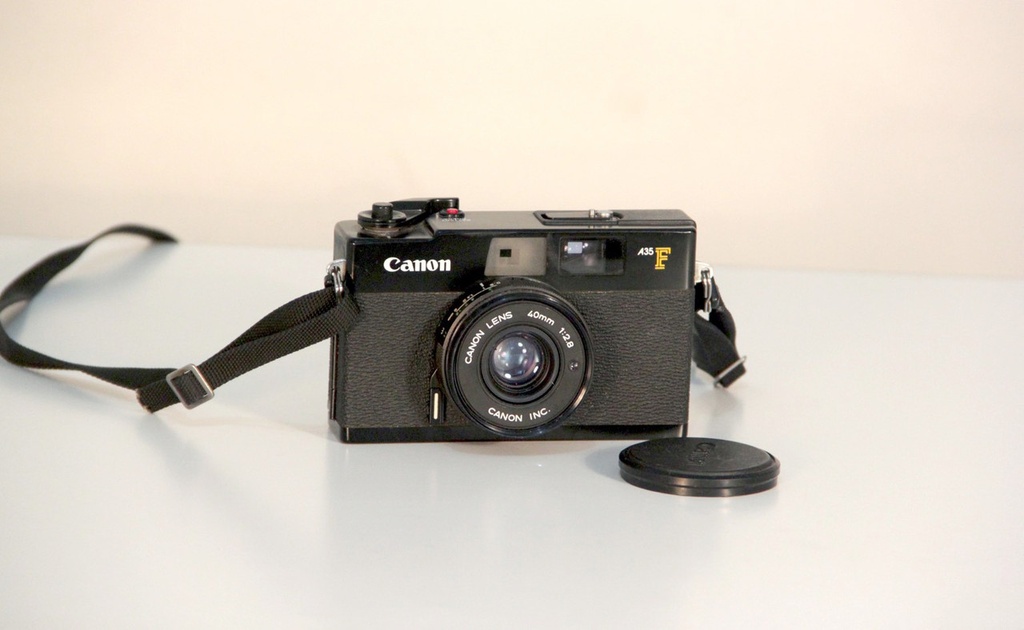 Camara de fotos Canon A35F con flash
