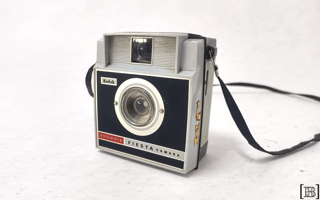 Cámara de fotos Kodak Fiesta Brownie