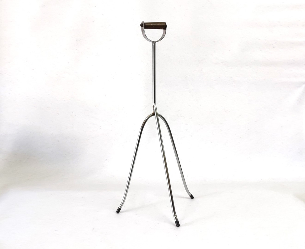 [VS00013] Bastón trípode metálico