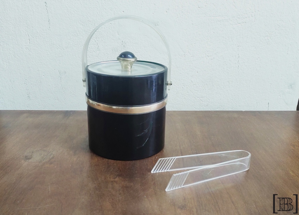 [VV00107] Hielera Negra con pinza