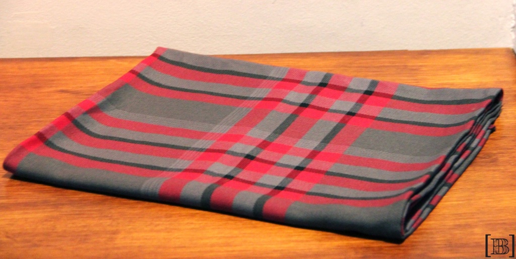 Manta cuadrille roja y gris