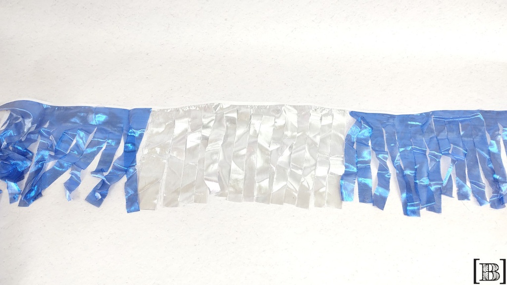[XM00105] Guirnalda Flecos x 8 metros (Hay 2 unidades)